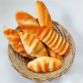 фалшива храна подпори за десерт Самун хляб, препечени гевреци обрат на датската сладкиши френски франзела Фикель мишел кроасан имитация на хляб модел